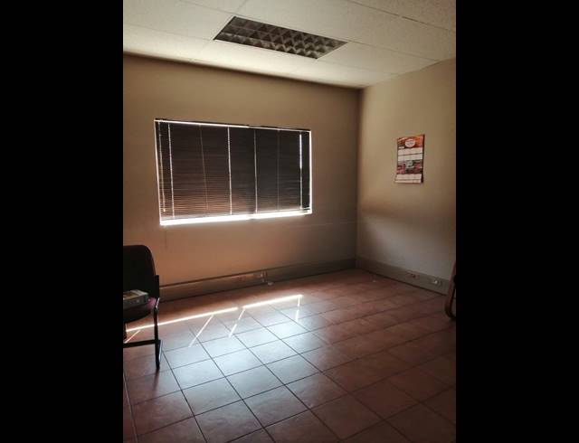 902M² BUILDING FOR SALE IN VAALPARK